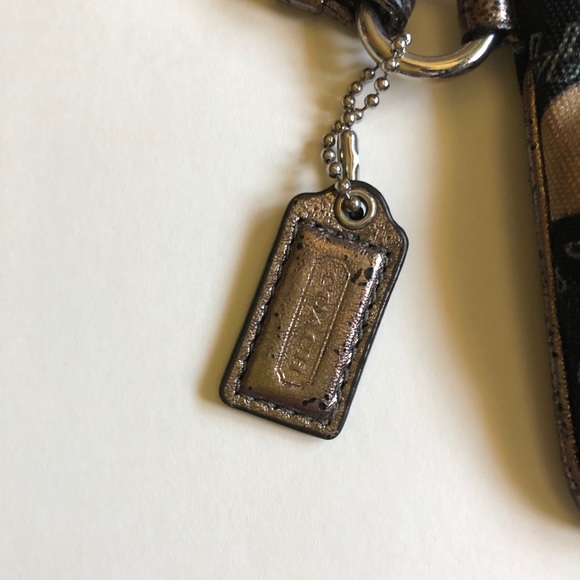 Coach Poppy Limited Edition Grafiti Black Wristlet - Picture 4 of 10